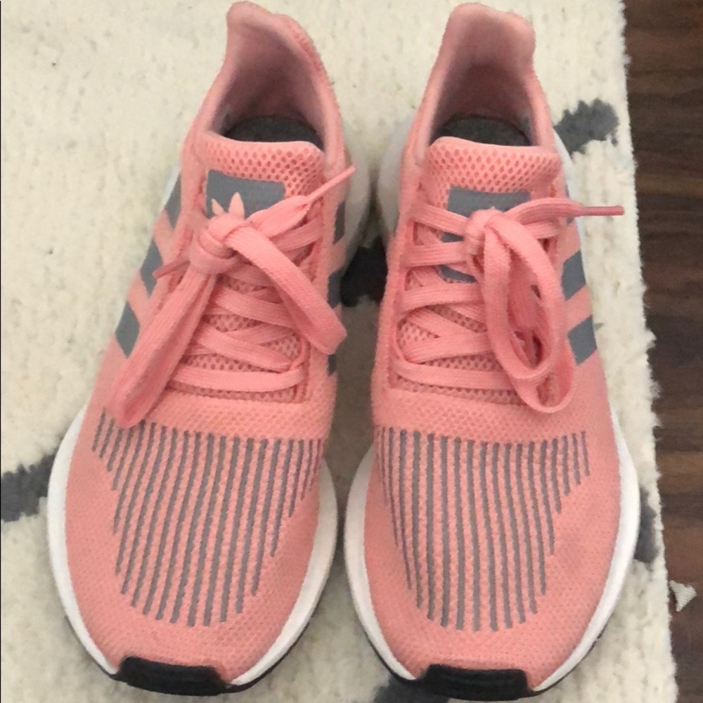 Adidas swift run shoes